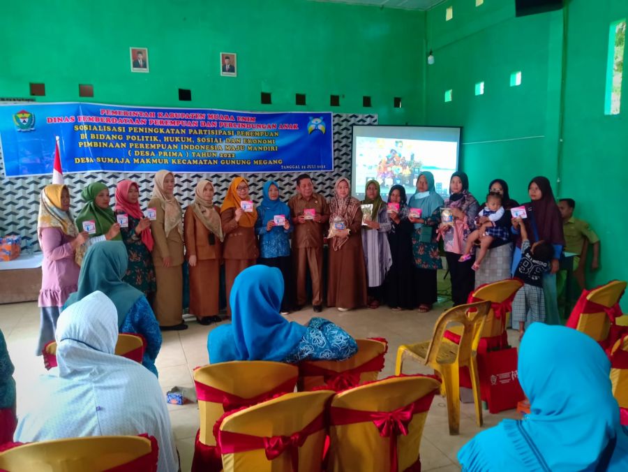Tingkatkan UMKM Perempuan, Pemkab Muara Enim Dinas PPA Sosialisasi ke Masyarakat Sumaja Makmur
