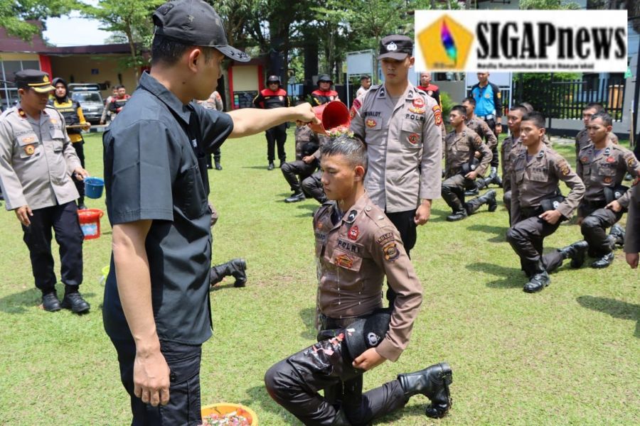 Tradisi Pembaretan Bintara Remaja Polres Muara Enim