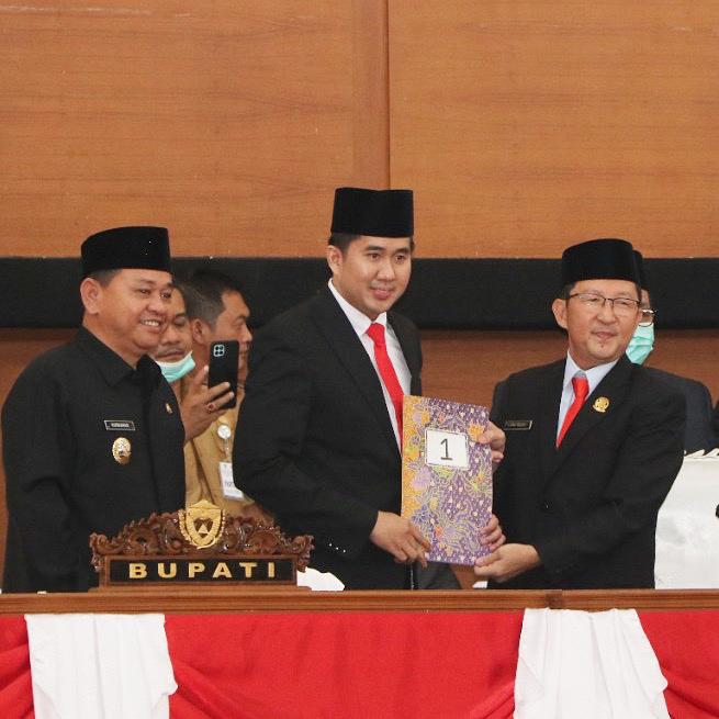 Unggul Perolehan Suara, DPRD Usulkan Pengesahan Ahmad Usmarwi Kaffah Sebagai Wakil Bupati Muara Enim