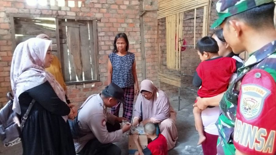 Unsur Tripika Gelumbang Berikan Bantuan kepada Anak Diduga Kurang Gizi Buruk & Stunting