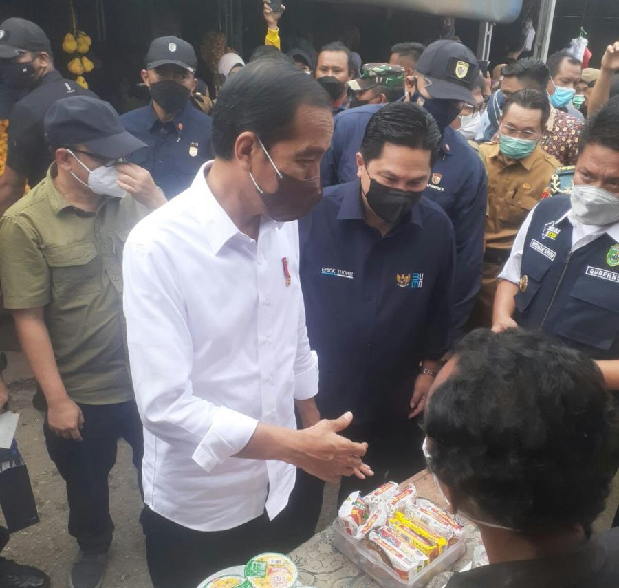 Usai Joko Widodo Groundbreaking Pabrik DME, Langsung Tinjau Pasar Pagi Tanjung Enim