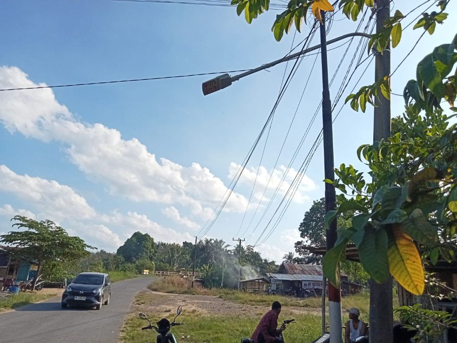 Warga Panta Dewa Pali Pertanyakan Lampu Jalan Mati, Padahal di Jalan Lintas Umum!