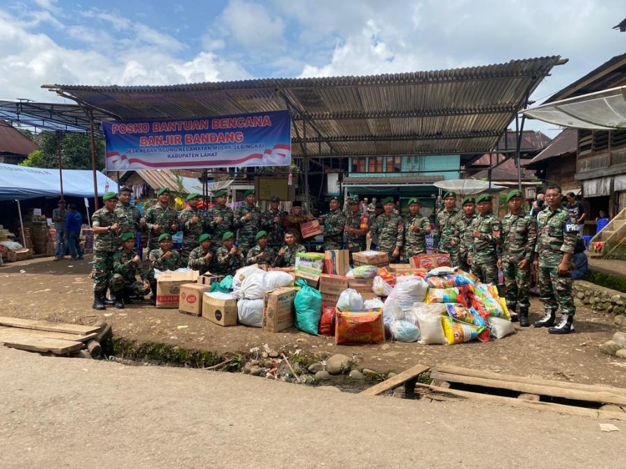 Yonzipur 2/Sg Salurkan Bantuan Untuk Korban Banjir di Lahat