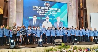 Ketum Akhmad Munir Lantik Suwardi Thahir sebagai Ketua PWI Sulsel 2026–2031