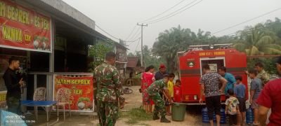 Babinsa Bambu Kuning Salurkan Bantuan Air Bersih, Wujud Kepedulian TNI terhadap Kebutuhan Warga