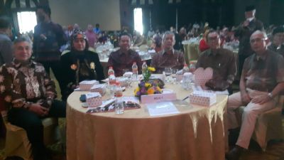 Batik Kujur Hasil Binaan CSR PT Bukit Asam Tamipil Di Ball Room Hotel Bidakara Jakarta Dalam Halalbi