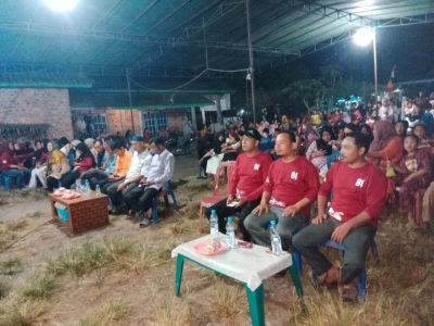 malam-puncak-di-desa-purun-dihadiri-oleh-anggota-dprd-dari-fraksi-pan-tampak-meriah-dan-bersemangat
